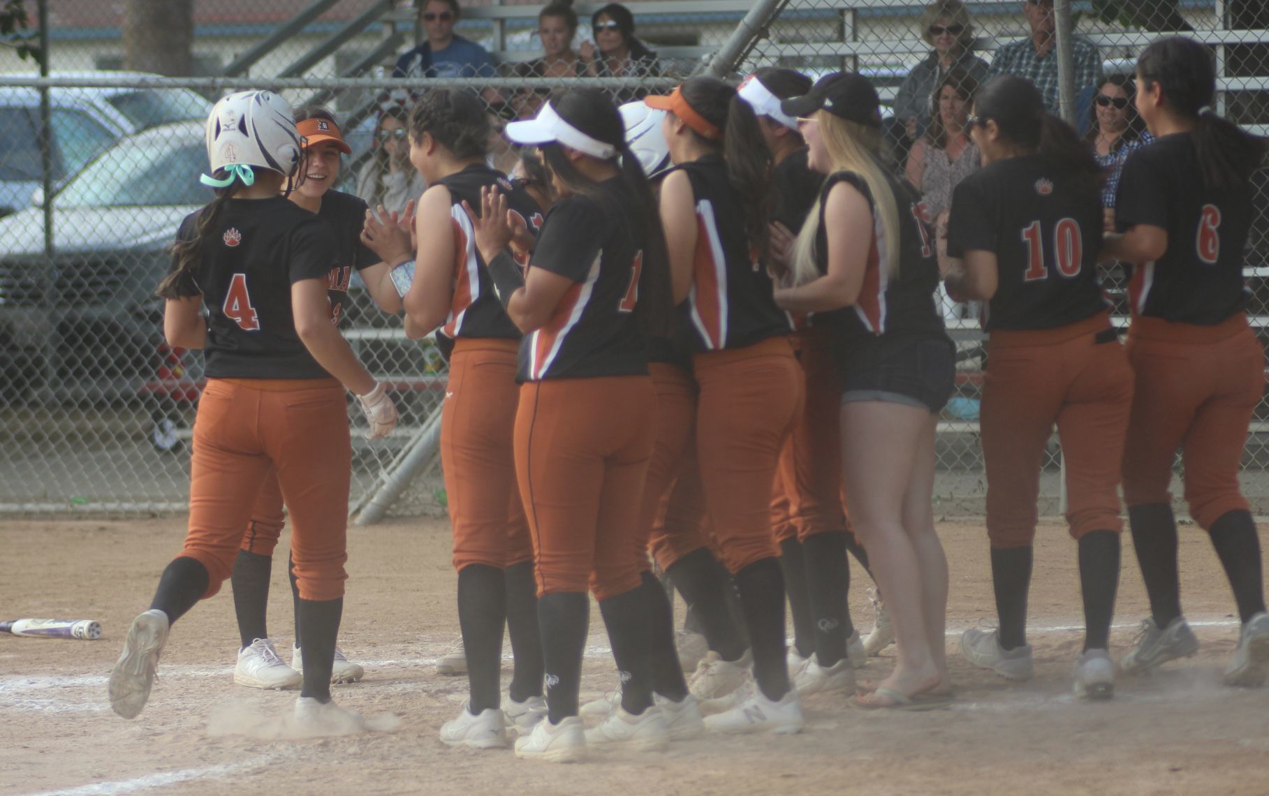 Selma wins Tulare Classic championship